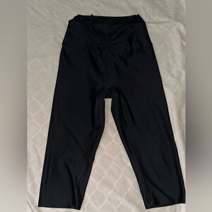 ALO Yoga Divine Capri Leggings